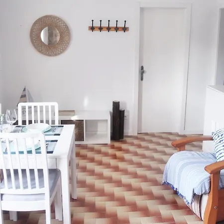 Feriehus - Private Spacious Sunlit Patio