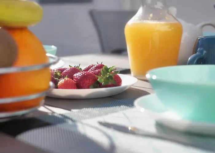 Nyaraló - Private Spacious Sunlit Patio