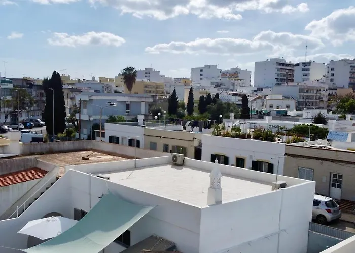 - Private Spacious Sunlit Patio Semesterbostad Olhão