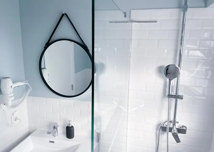 Nyaraló - Private Spacious Sunlit Patio