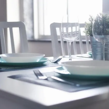 Hébergement de vacances - Private Spacious Sunlit Patio *