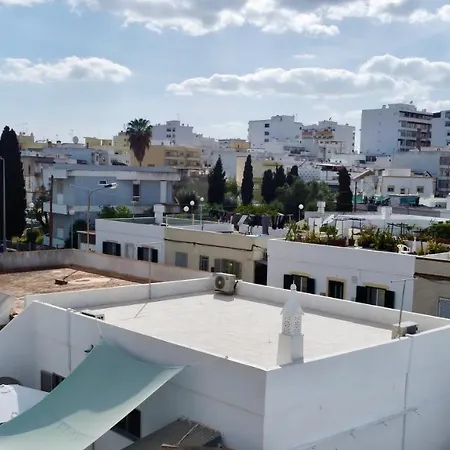 - Private Spacious Sunlit Patio Hébergement de vacances Olhão