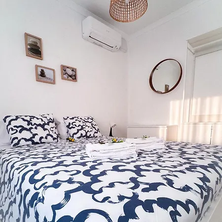 Hébergement de vacances - Private Spacious Sunlit Patio *