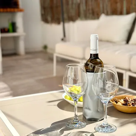 - Private Spacious Sunlit Patio