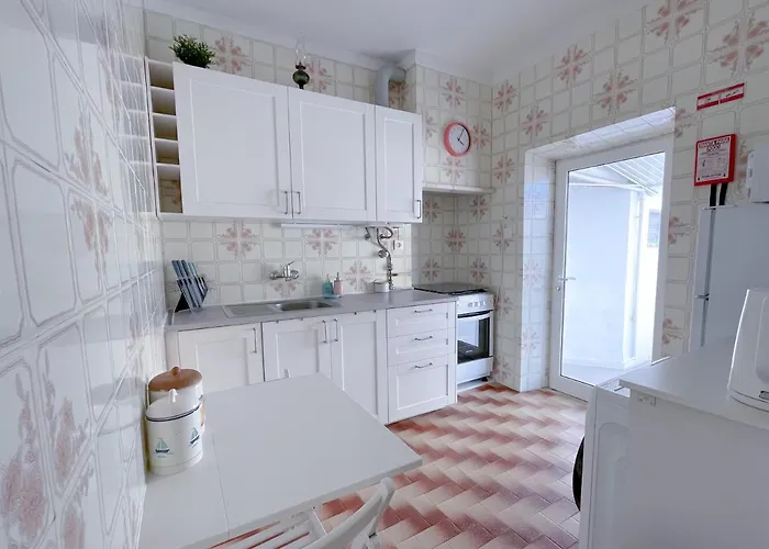 - Private Spacious Sunlit Patio 오양